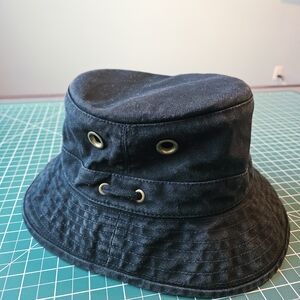 Tilley Endurables Black/gray Hat Men's Size 7 3/8 Hiking Fishing Boonie